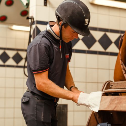 easy way to clean leather