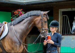 CDM Hoof Oil Bex Mason
